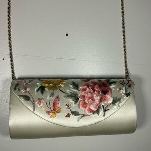 Satin Floral Embroidered Cream Clutch